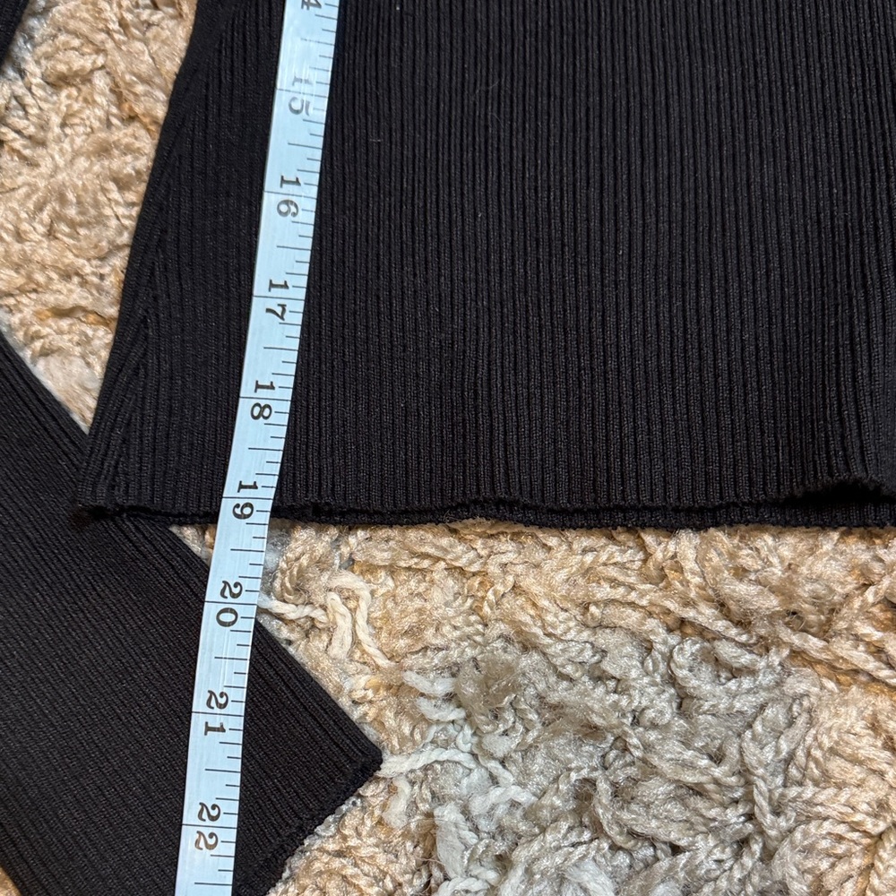 Petal & Pup Black Cutout Rib Knit Long Sleeve Top size Large - Picture 12 of 13